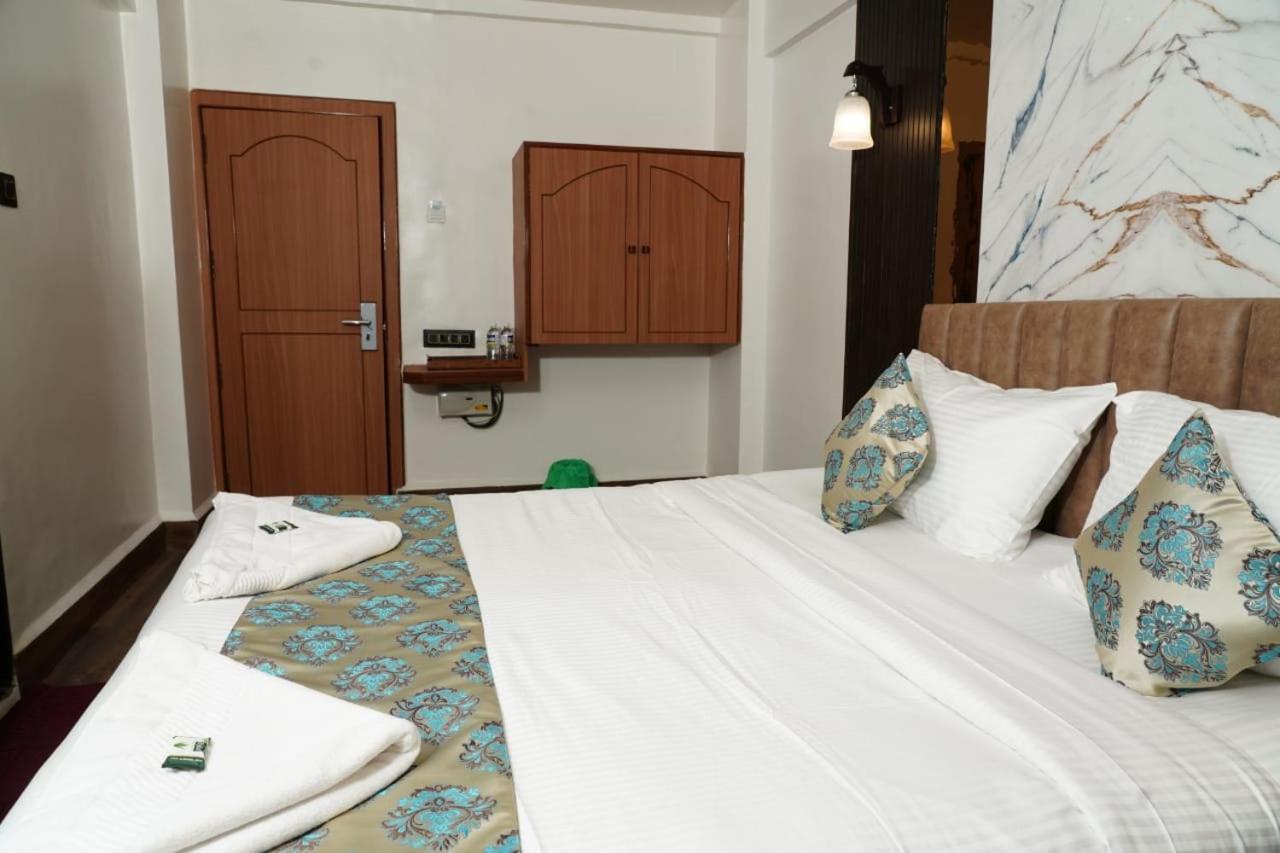 Hotel Padma Krishna بونة المظهر الخارجي الصورة