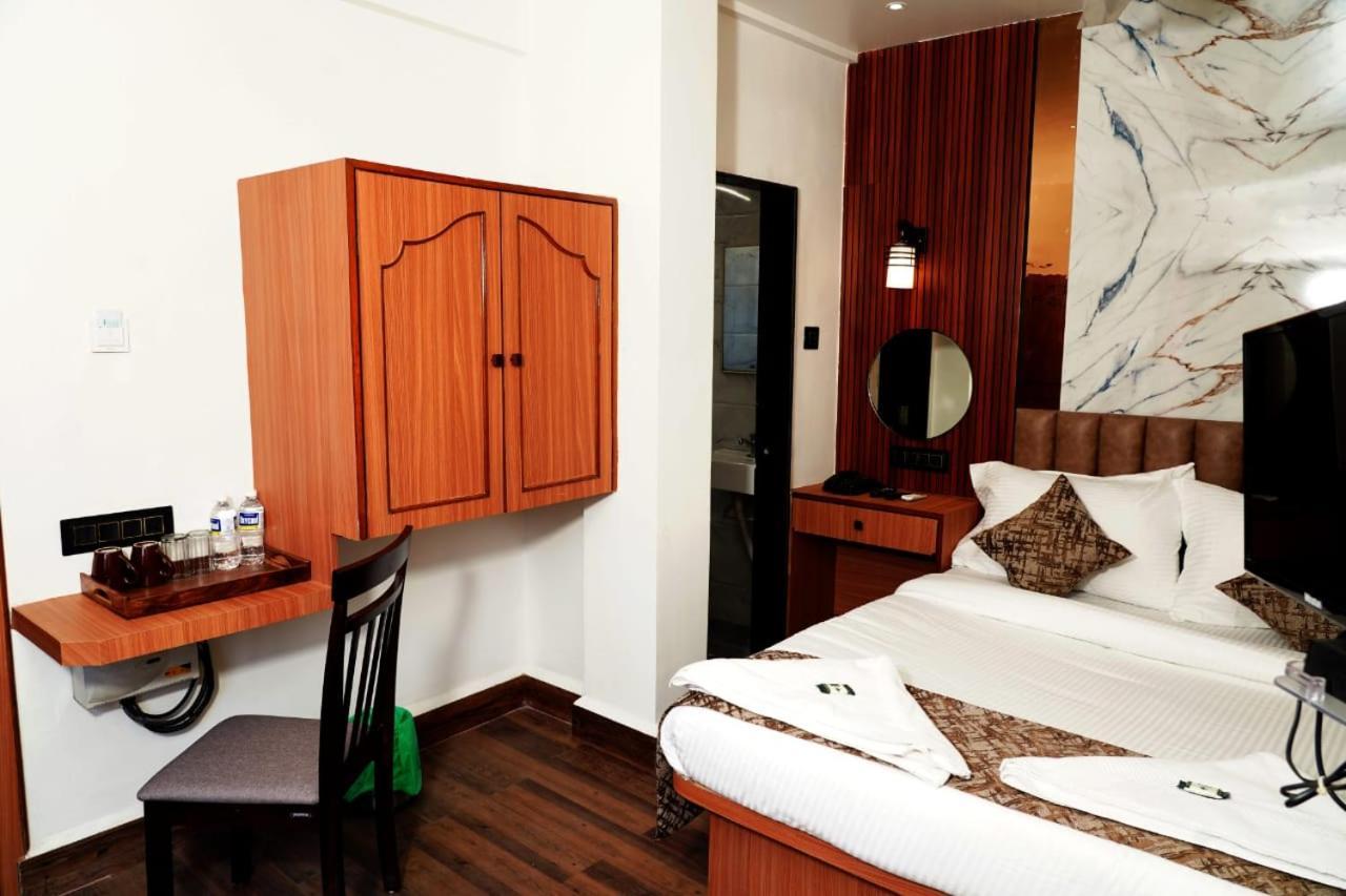 Hotel Padma Krishna بونة المظهر الخارجي الصورة