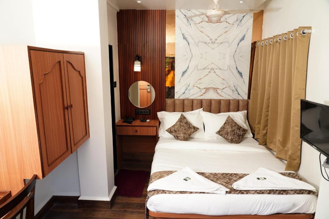 Hotel Padma Krishna بونة المظهر الخارجي الصورة